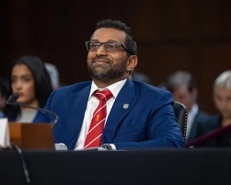 Top US Lawman Sports Liverpool Tie at Congressional Session